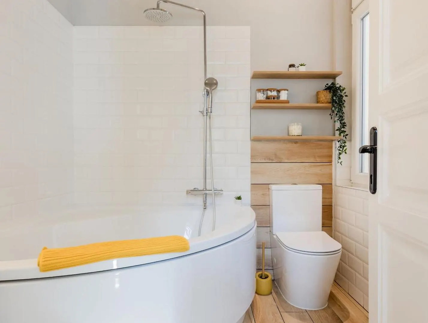 Bright And Cozy Urban Getaway Apartment Budapest