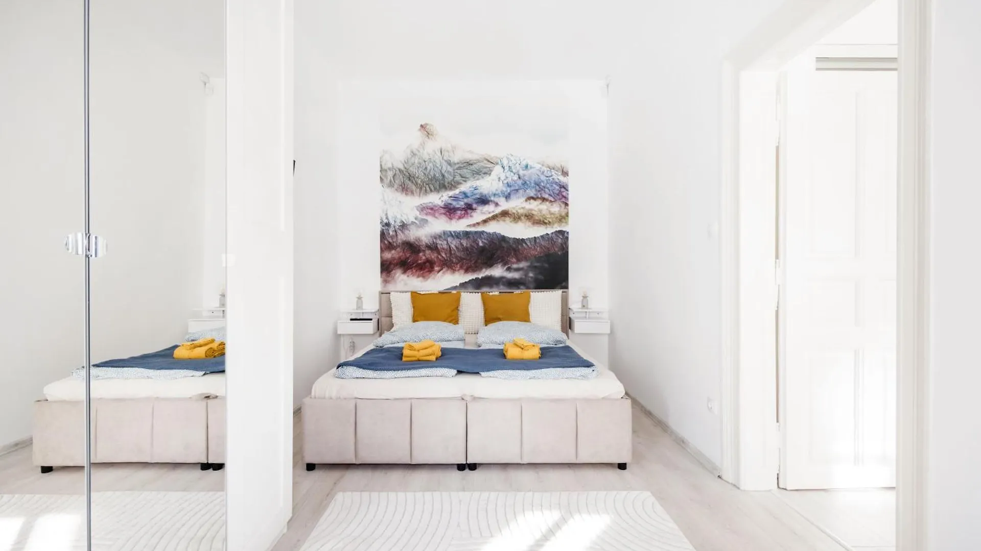 Bright And Cozy Urban Getaway Apartment Budapest